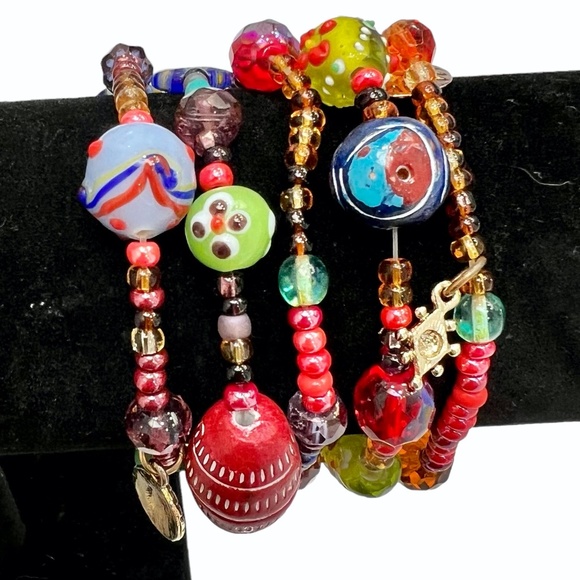 VINTAGE MULTICOLOR GLASS AND BEAD STRETCHY BRACELETS - SET OF 5 - Picture 1 of 16